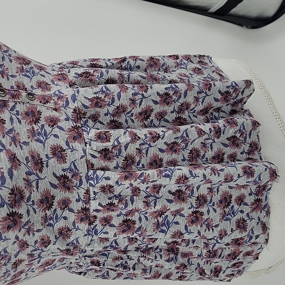 American Eagle Soft & Sexy Gray and Purple Floral Top Size S - Picture 9 of 10